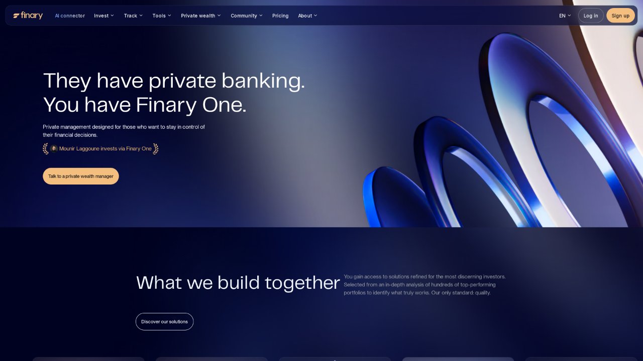 Finary One 页面截图:深蓝背景上"They have private banking. You have Finary One."标语,附"与私人财富经理沟通"按钮